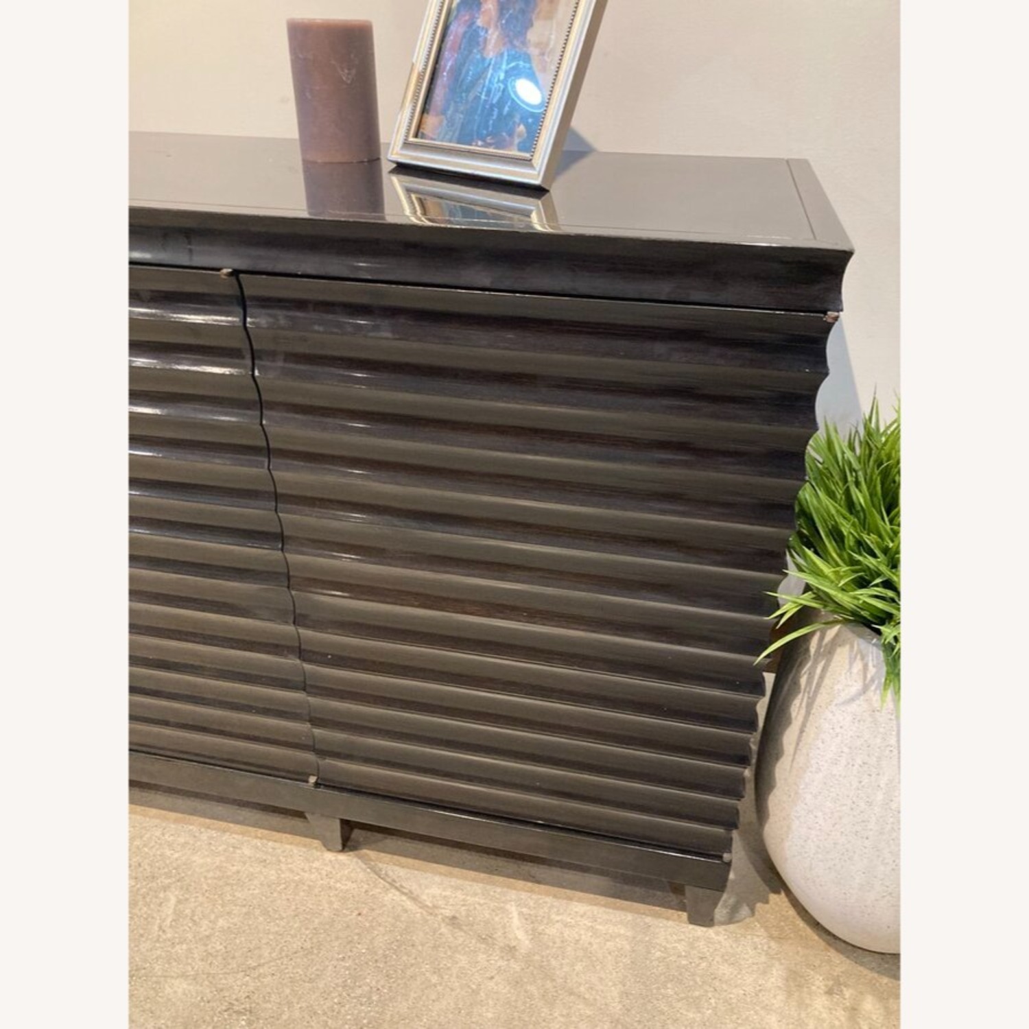 Custom Ribbed Lacquer 4-Door Buffet - image-5