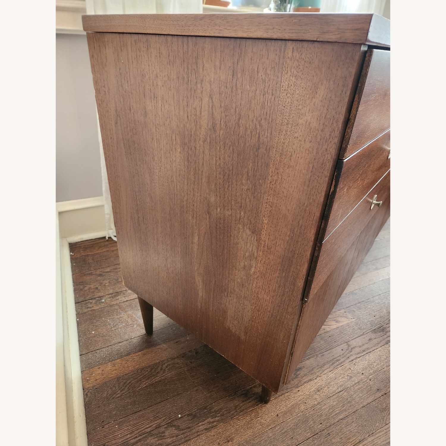 Bassett Dark Brown Wood Sideboard - image-10