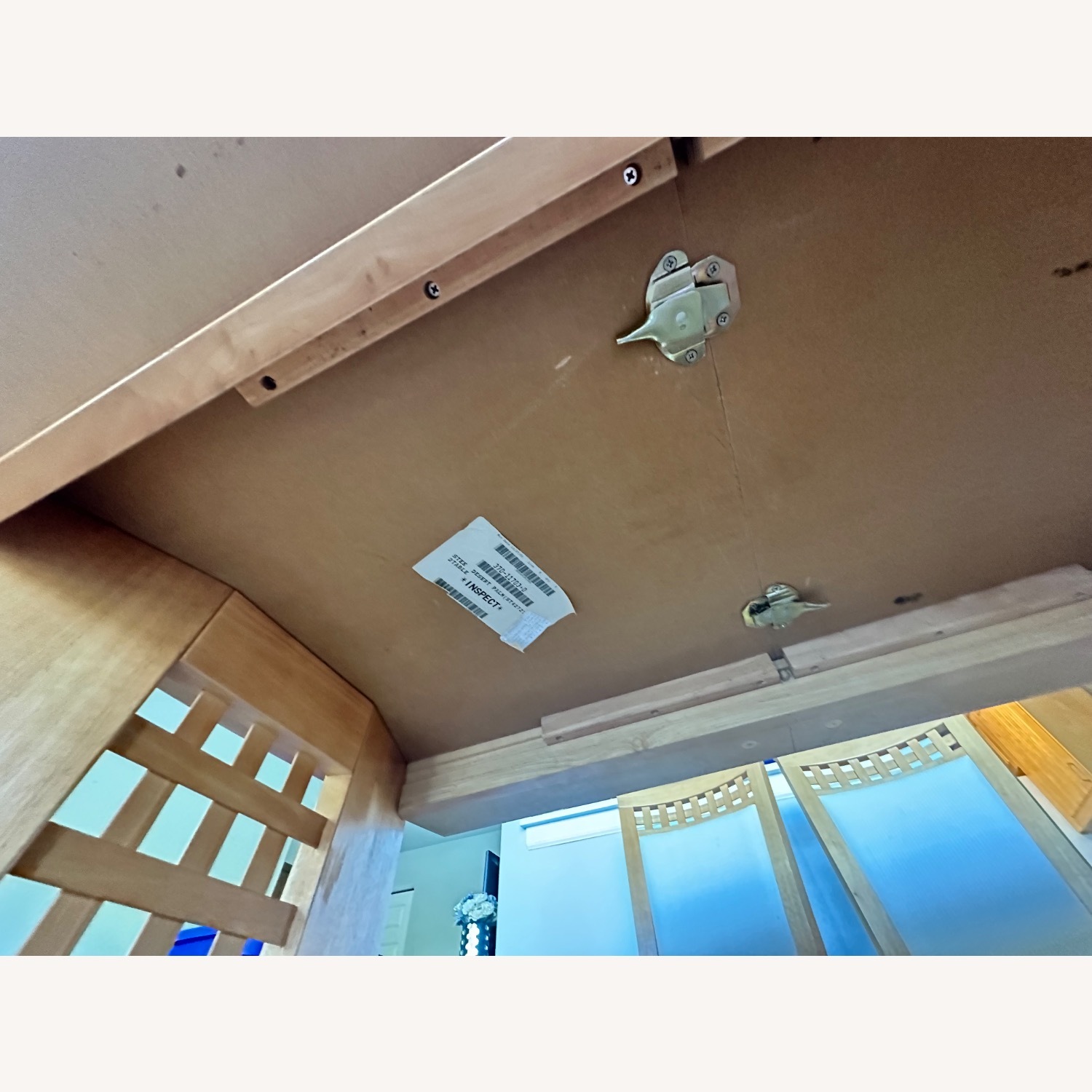 Expandable Dining table, 6 Chairs, and Leaf - image-8