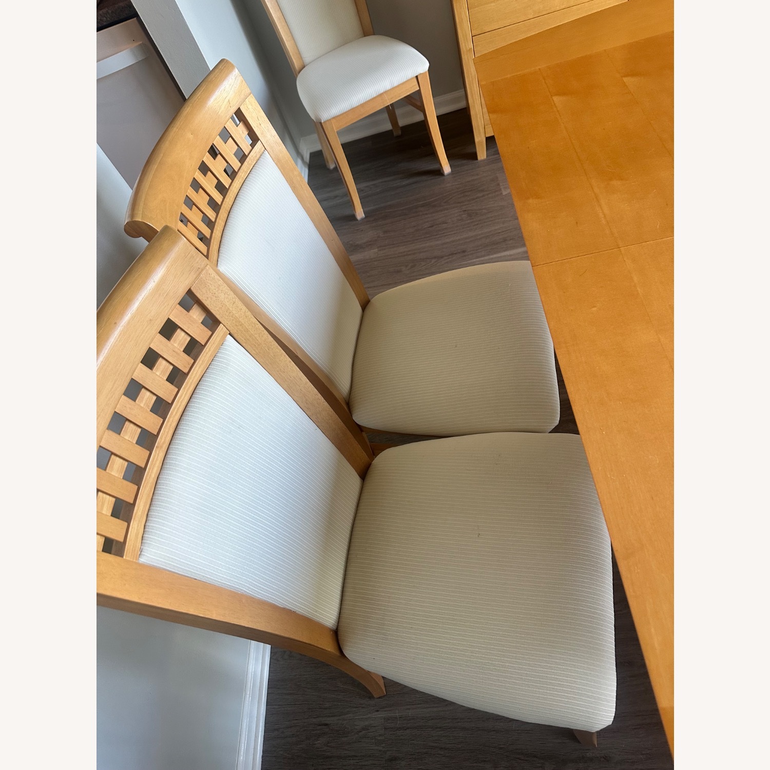 Expandable Dining table, 6 Chairs, and Leaf - image-6