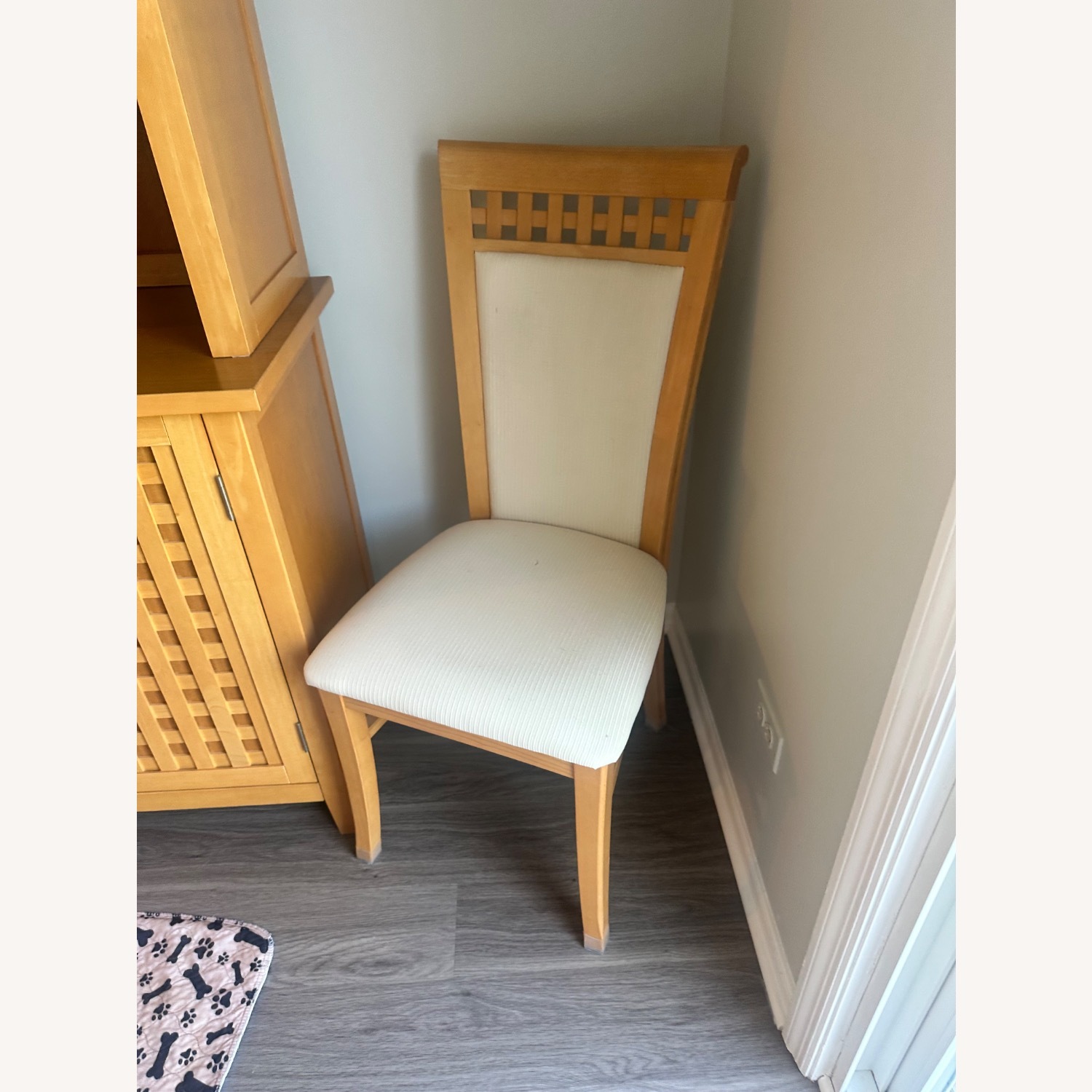 Expandable Dining table, 6 Chairs, and Leaf - image-4