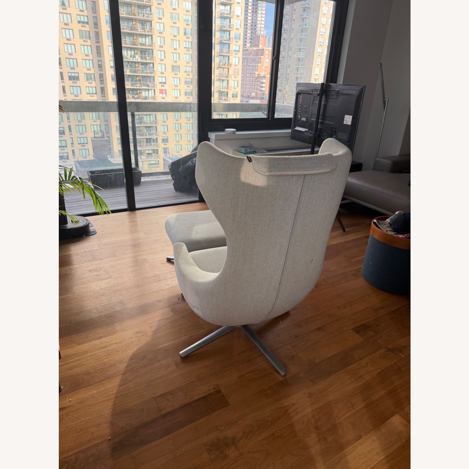 Vitra Grand Repo Light Gray Fabric Recliner - image-4