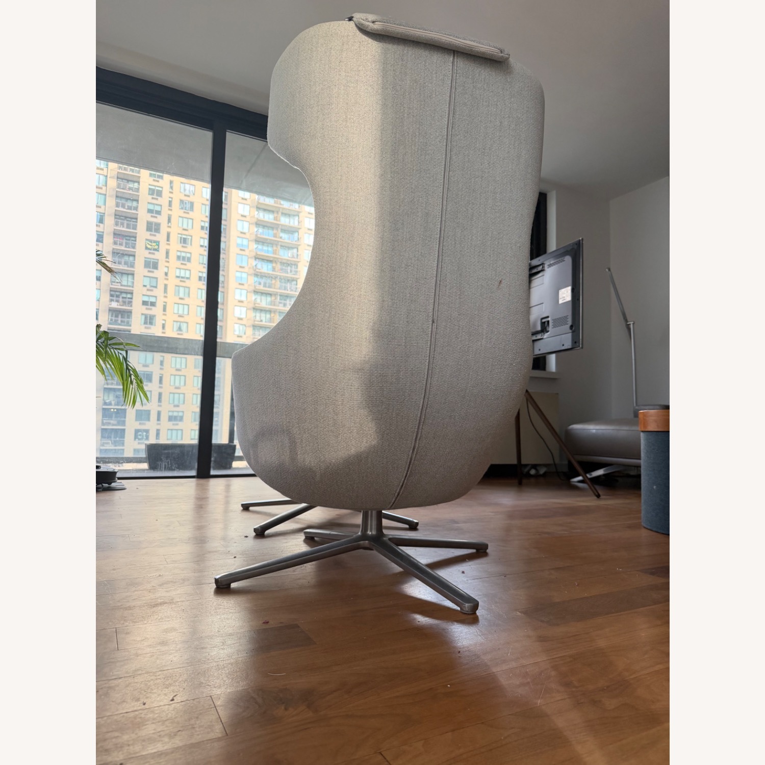 Vitra Grand Repo Light Gray Fabric Recliner - image-3