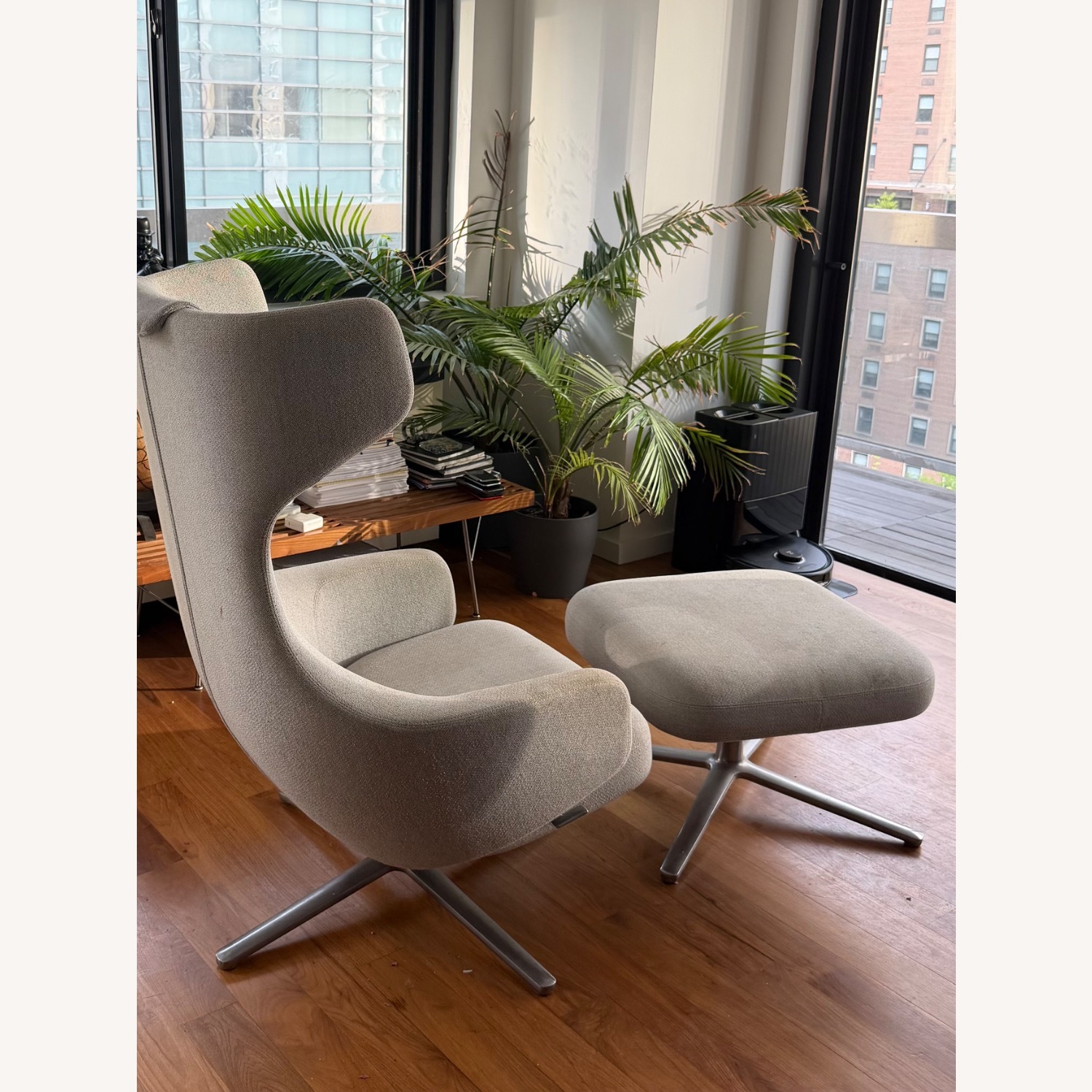 Vitra Grand Repo Light Gray Fabric Recliner - image-2