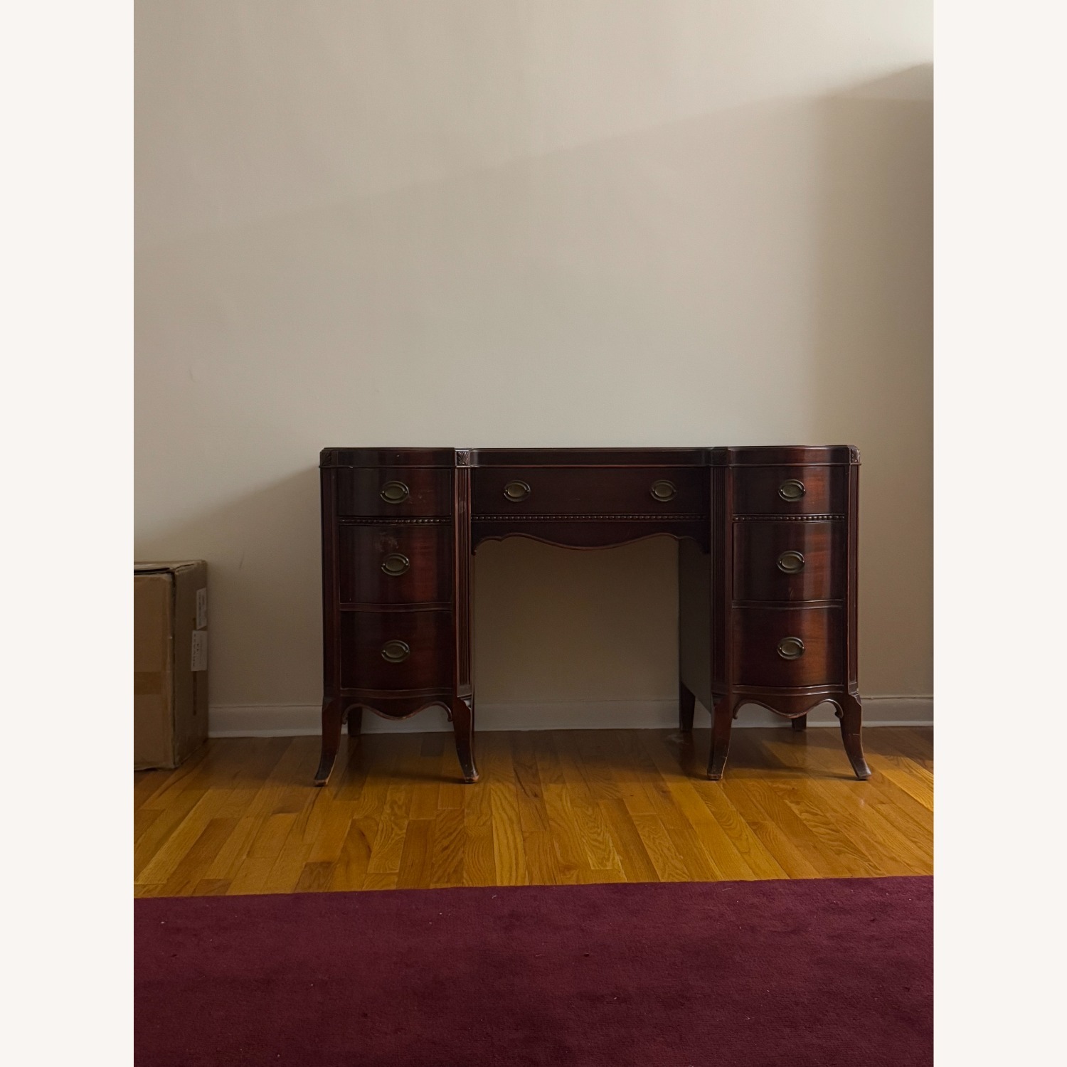 Vintage Mahogany Keyhole 7-drawer Desk - image-2