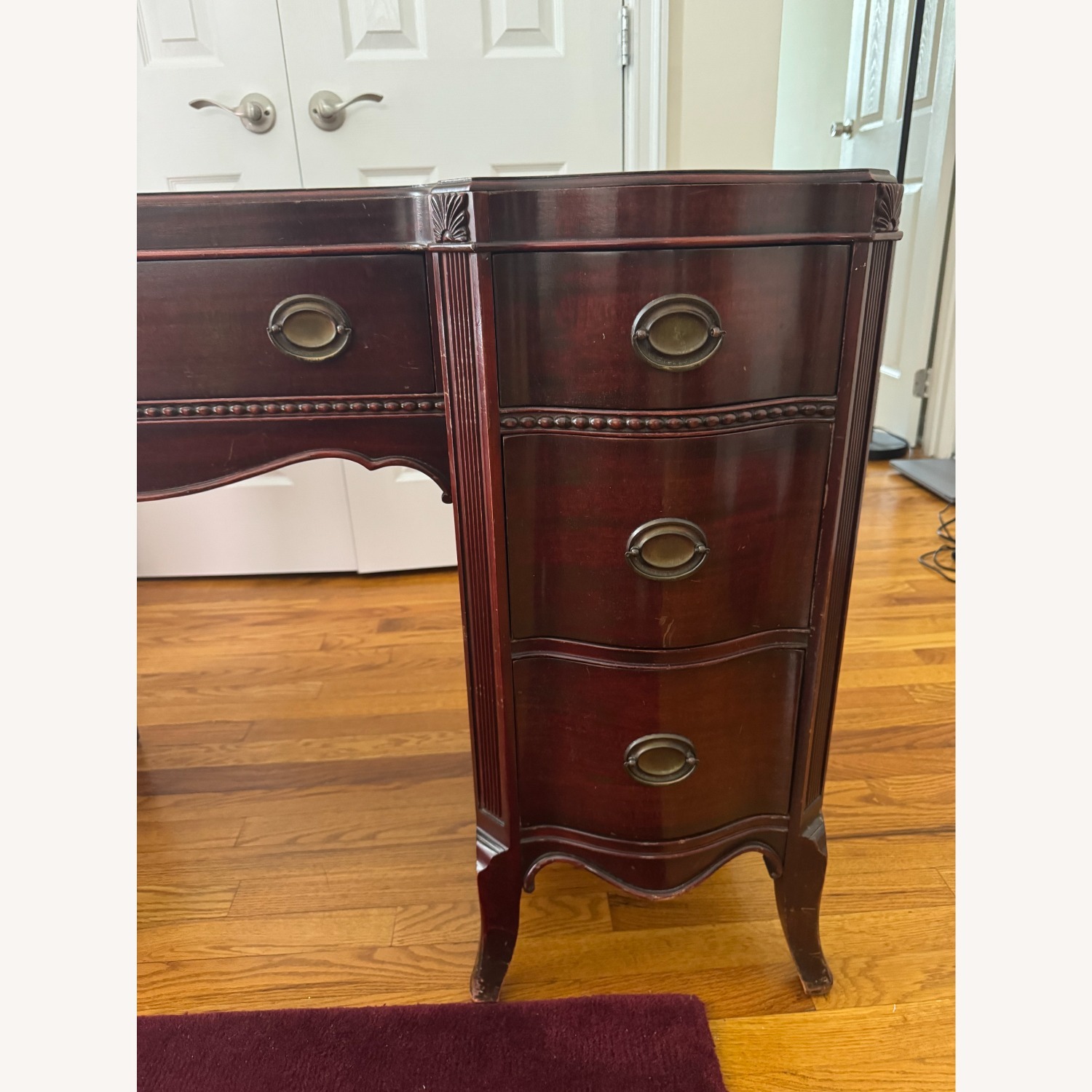 Vintage Mahogany Keyhole 7-drawer Desk - image-4