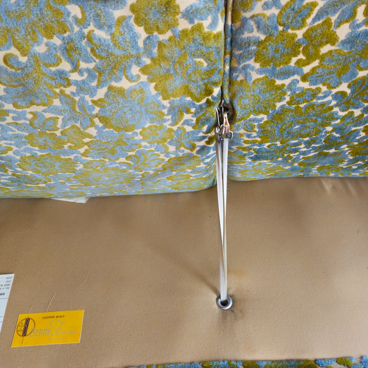 Vintage/Antique 3+ Seater Sofa  - image-4