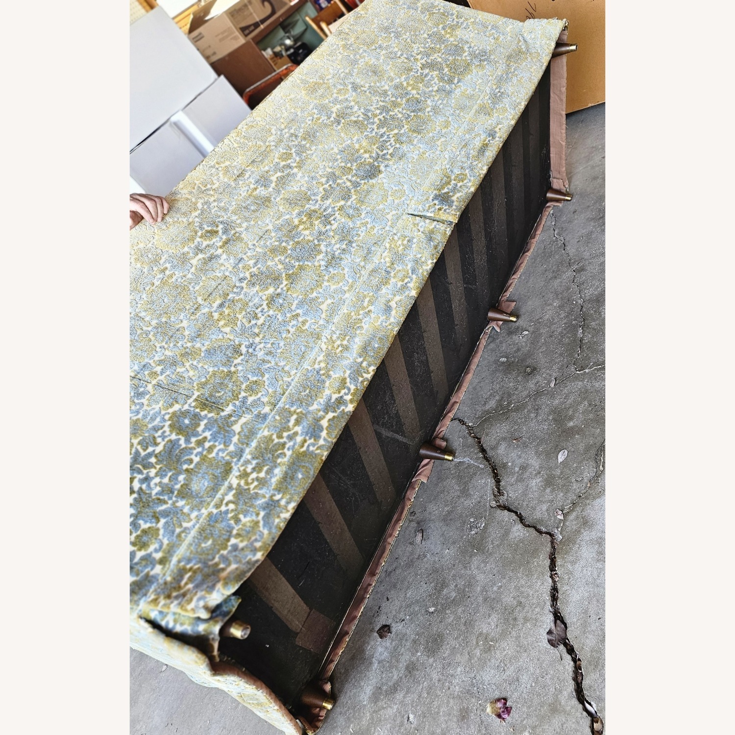 Vintage/Antique 3+ Seater Sofa  - image-9