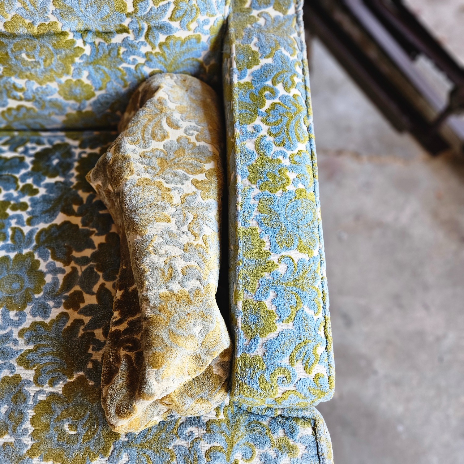 Vintage/Antique 3+ Seater Sofa  - image-7