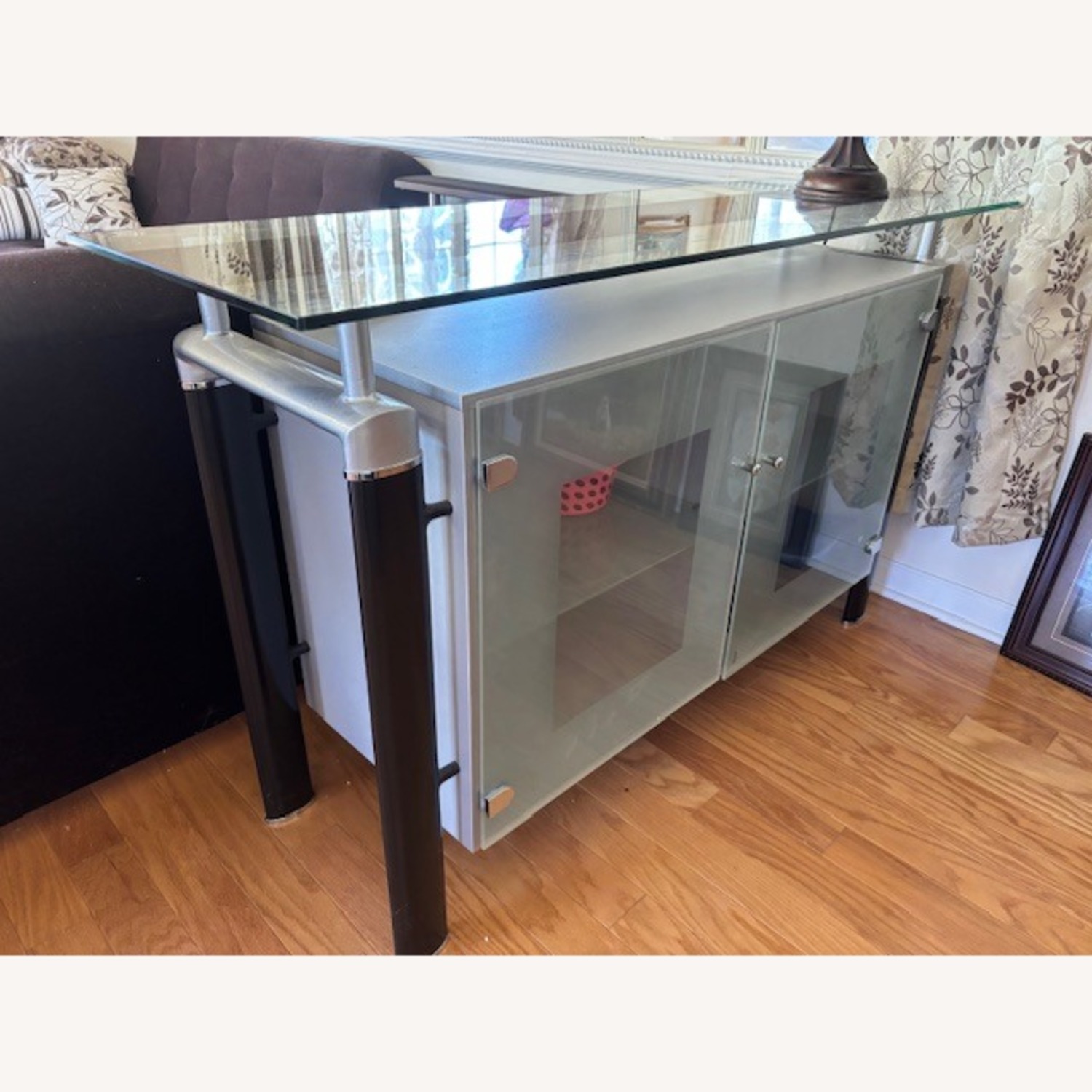 Morden Glass Chest - image-3