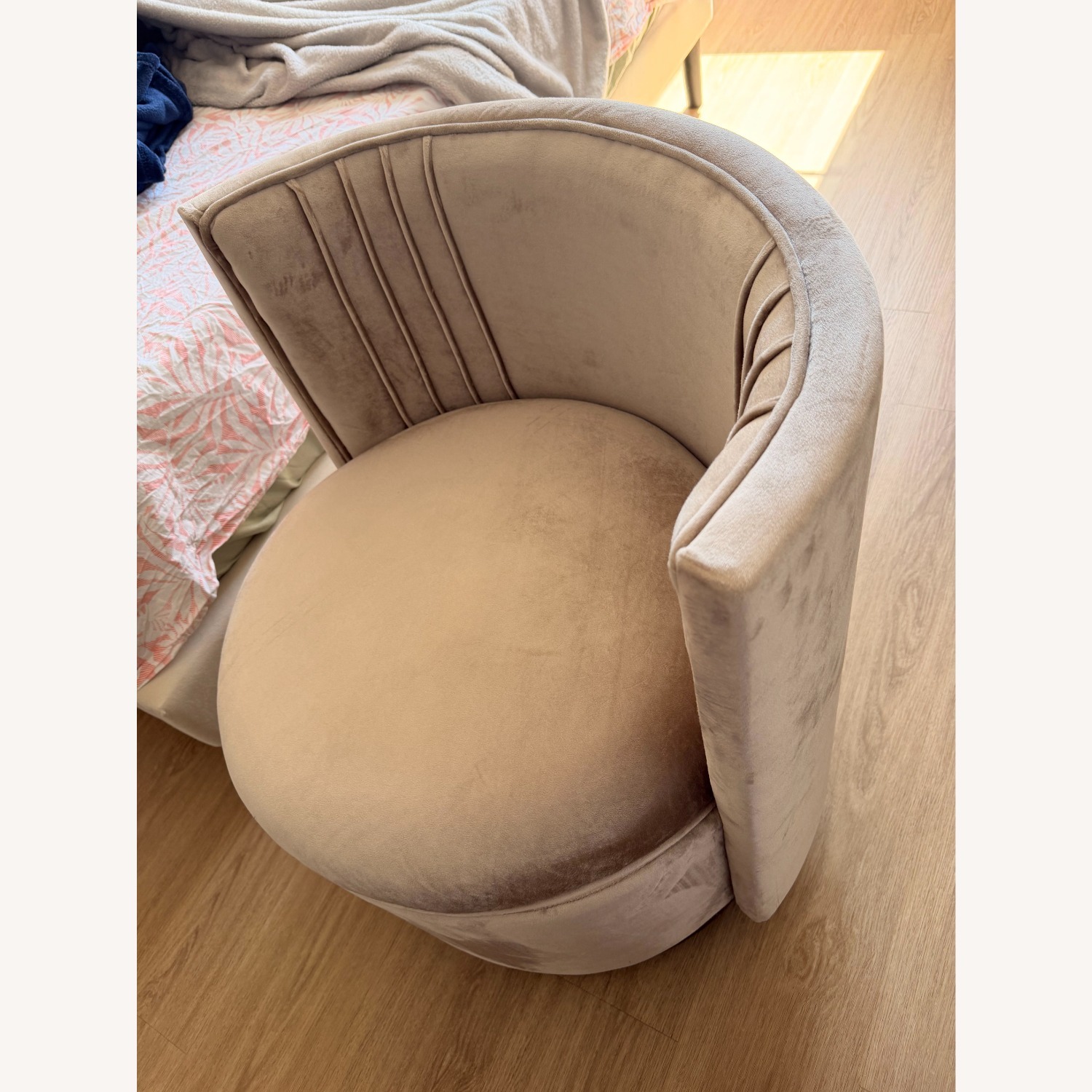 Mercers Furniture Dining Chairs (3 Set) - image-4