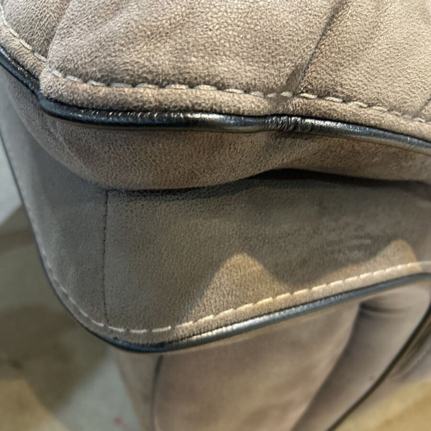 Microfiber Dual Power w Center Console Loveseat - image-6