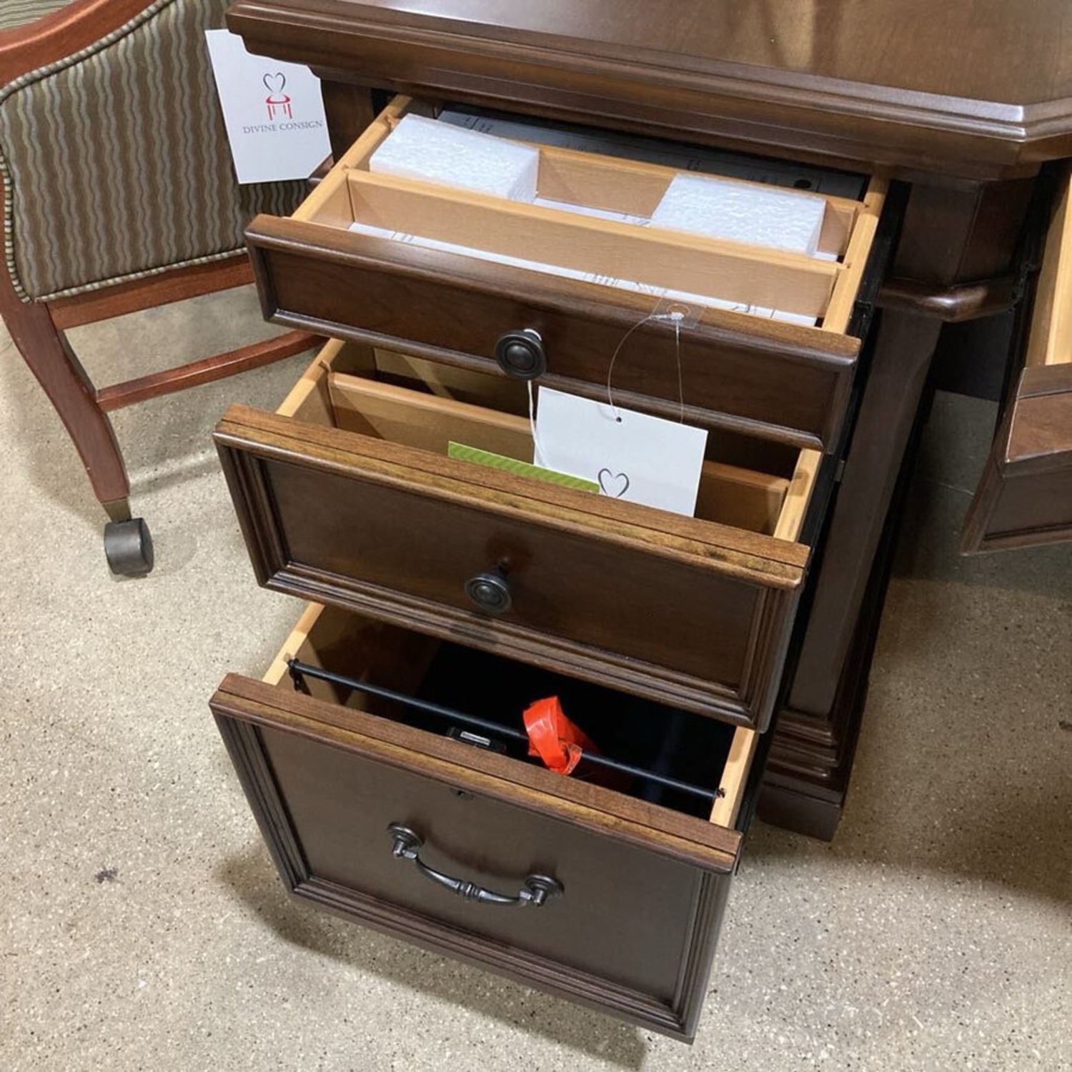 Hawthorne Carmel Brown Curved Executive Desk - image-7