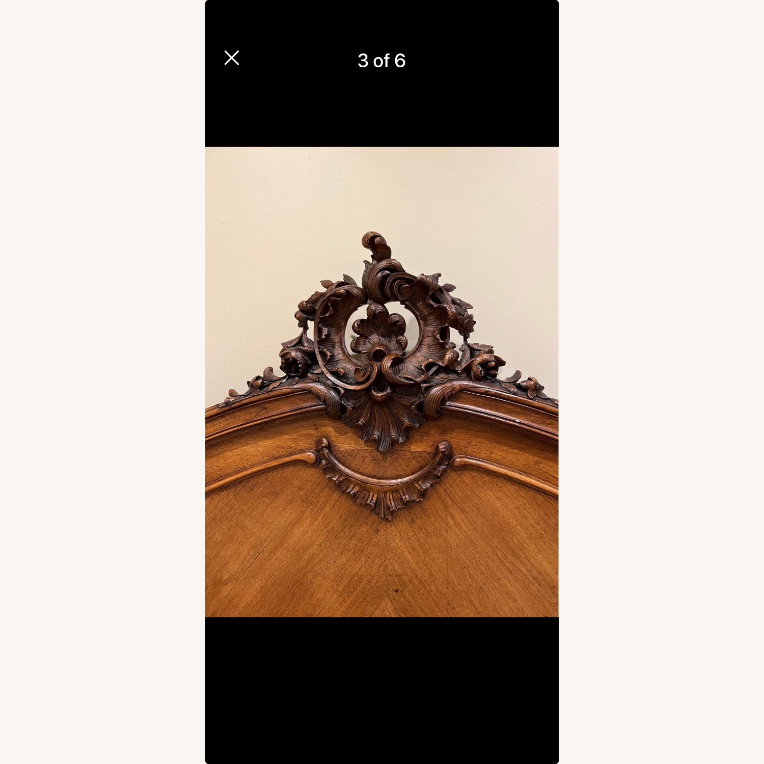 Elegant French Louis XV hand-carved Bed - image-4