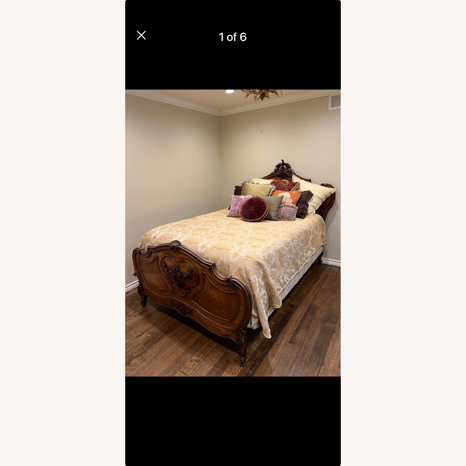 Elegant French Louis XV hand-carved Bed - image-8