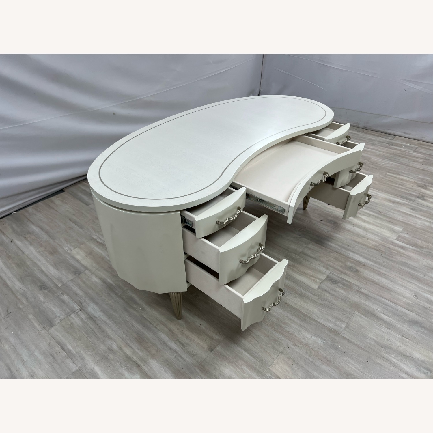 Michael Amini London Place Oval Executive Desk - image-9