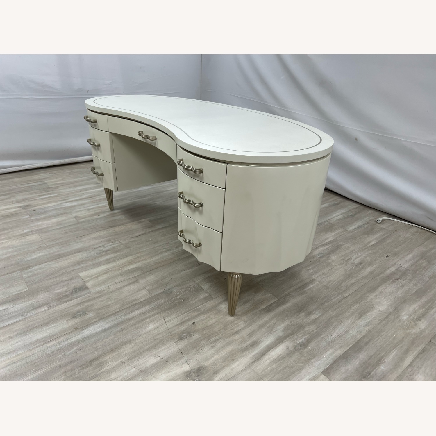 Michael Amini London Place Oval Executive Desk - image-4