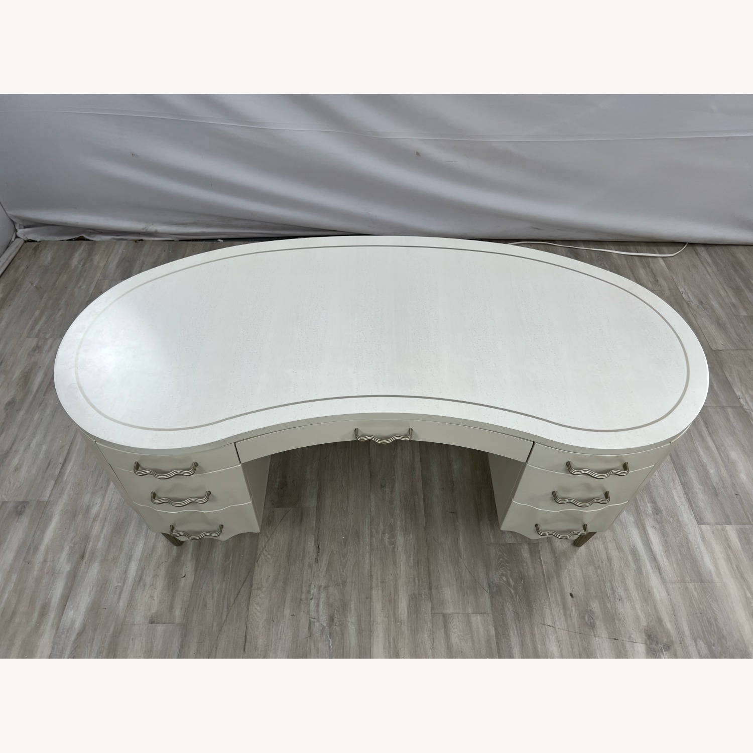 Michael Amini London Place Oval Executive Desk - image-6