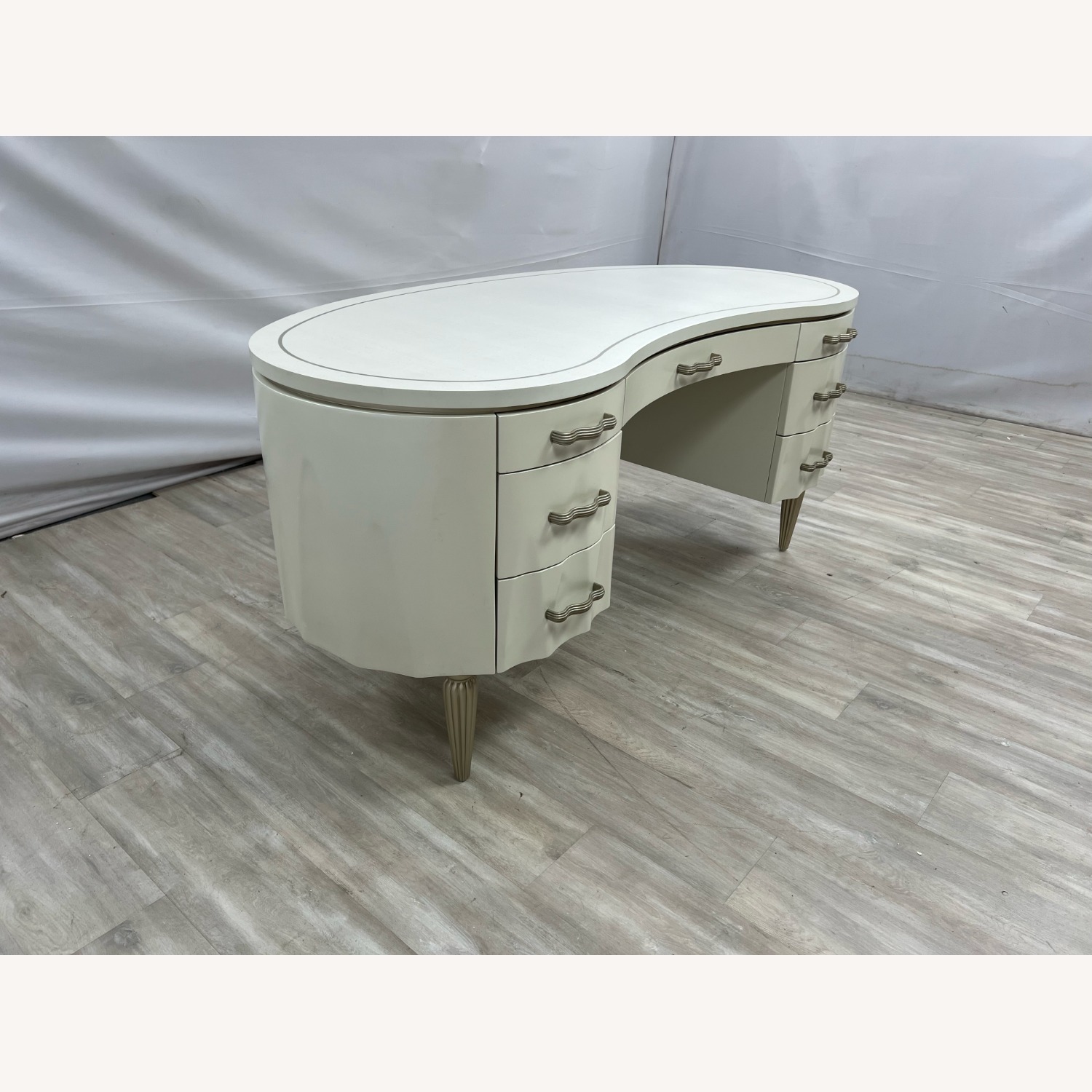 Michael Amini London Place Oval Executive Desk - image-5