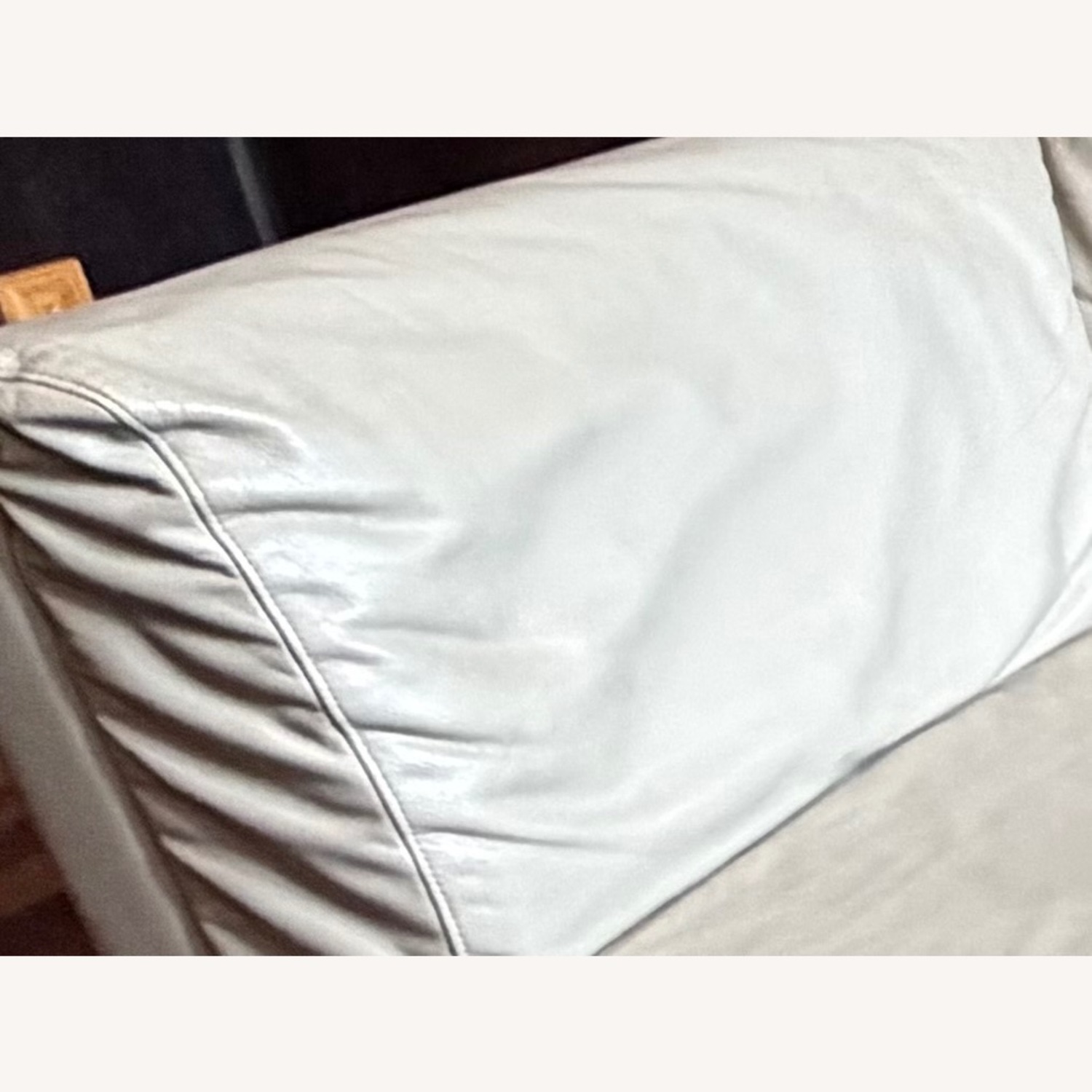 Herman Miller Light Gray Leather 3+ Seater Sofa - image-5