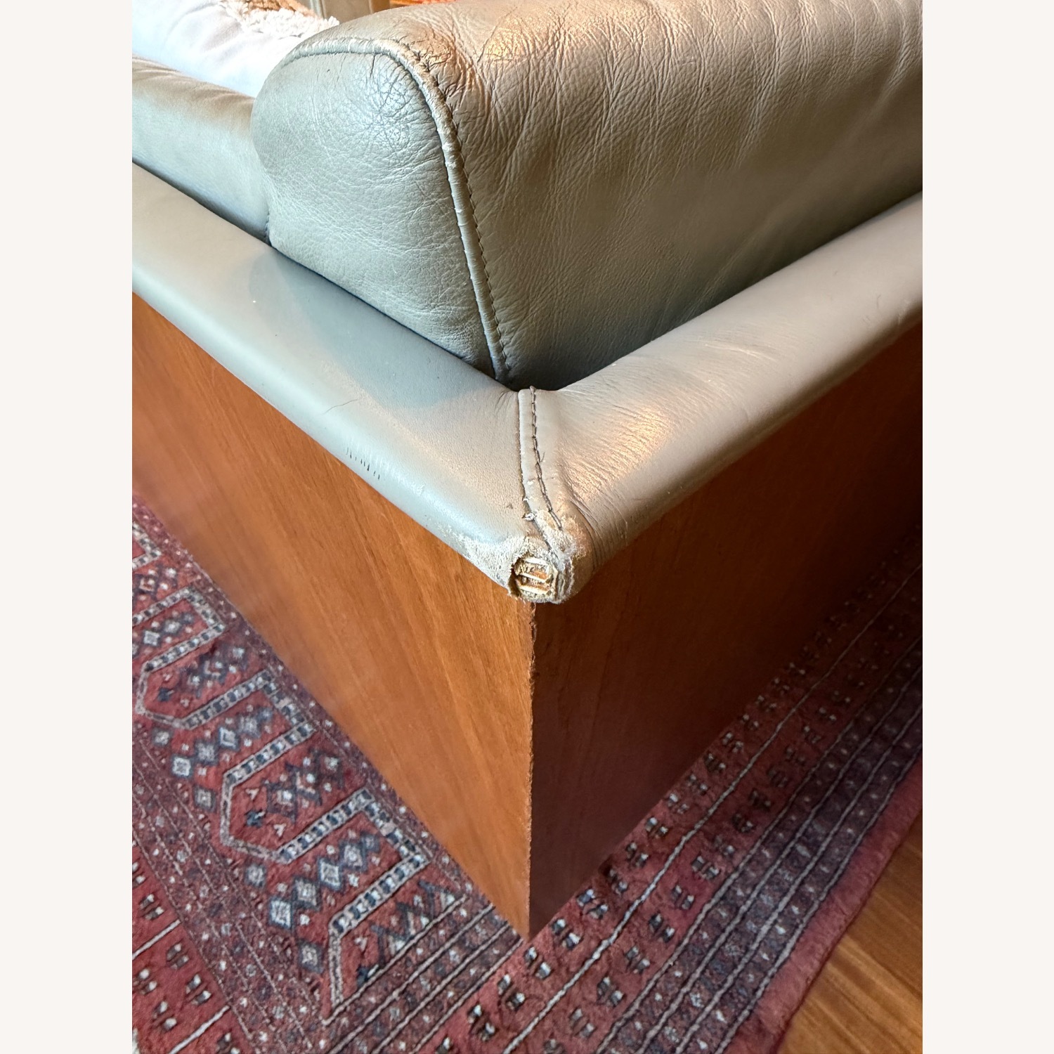 Herman Miller Light Gray Leather 3+ Seater Sofa - image-3