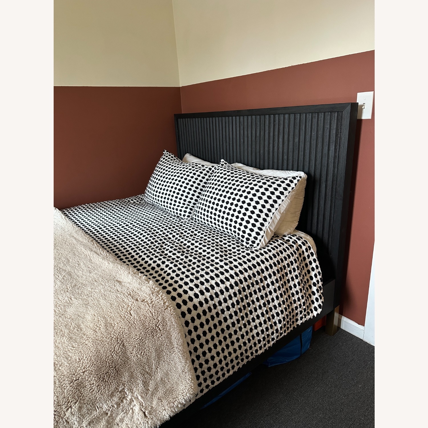 Apt2b Black Wood Queen Bed - image-4