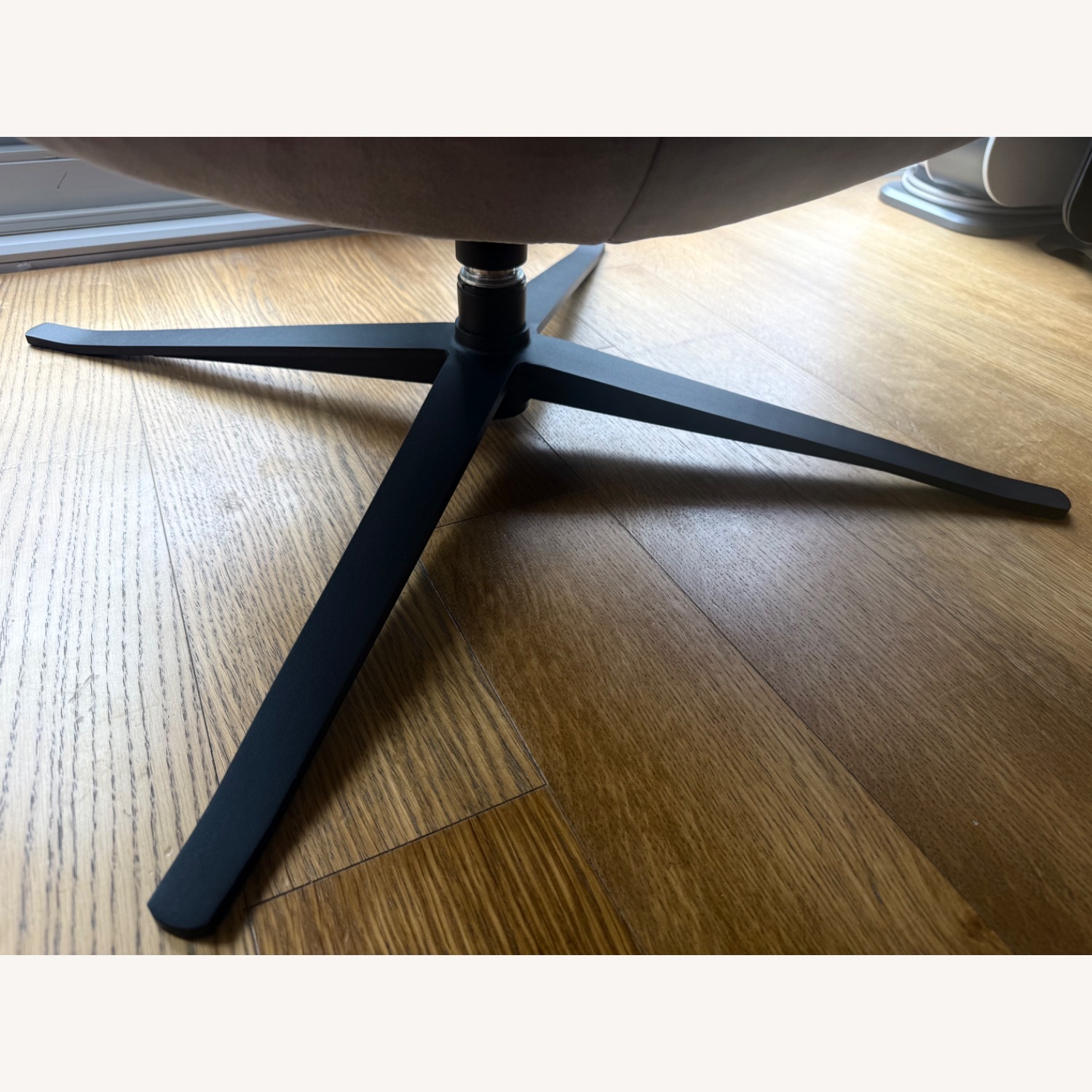 BoConcept Tilburg Recliner - Gray, Pristine - image-10