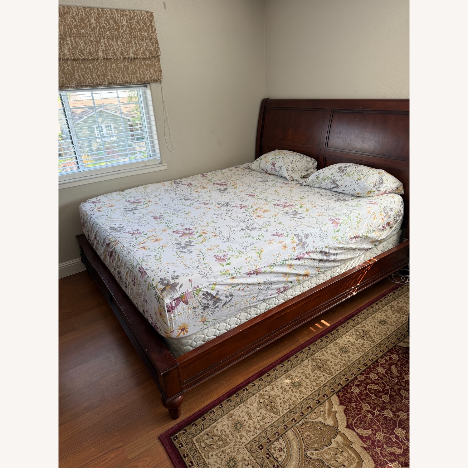 Dark Brown Wood Full Bed - image-3