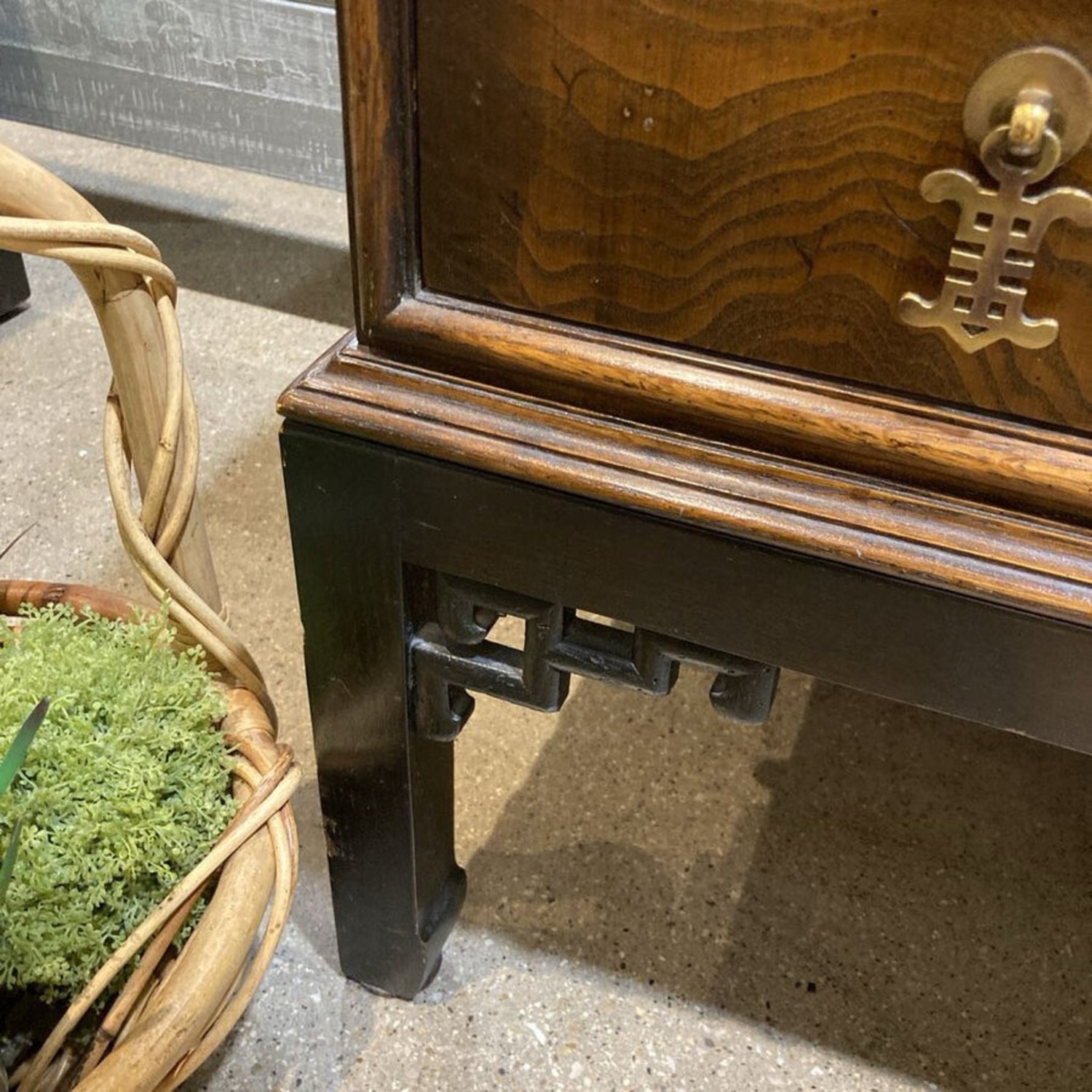 Hekman Furniture Jacobean 3-Drawer Dresser - image-12