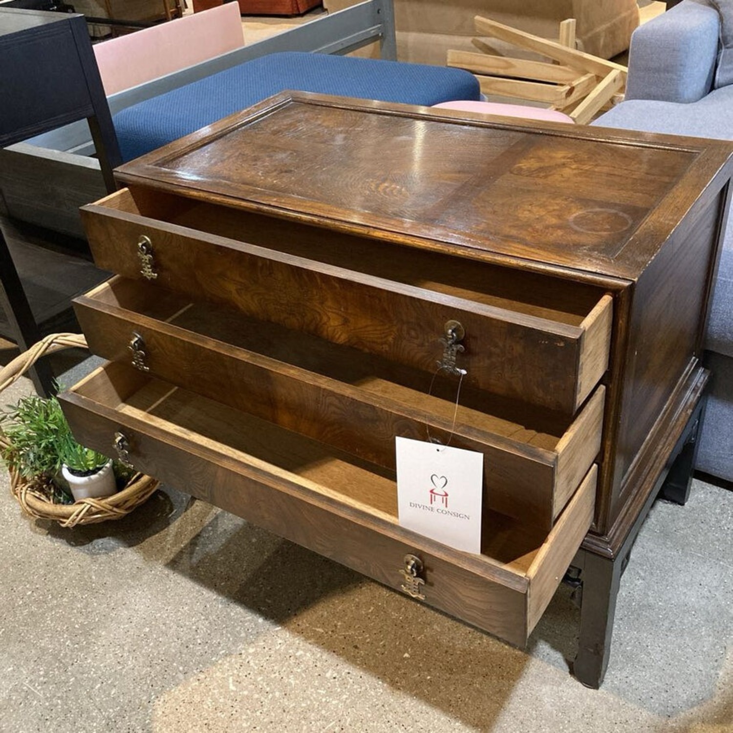 Hekman Furniture Jacobean 3-Drawer Dresser - image-7