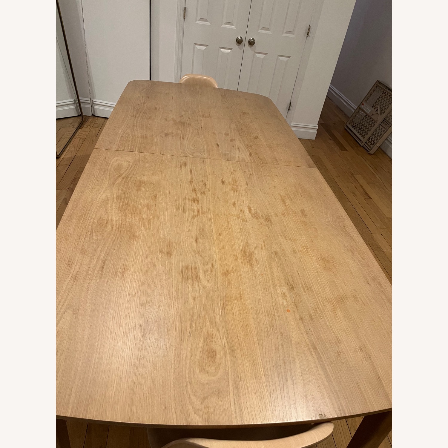 Article Extending Dining Table + 2 Benches - image-5