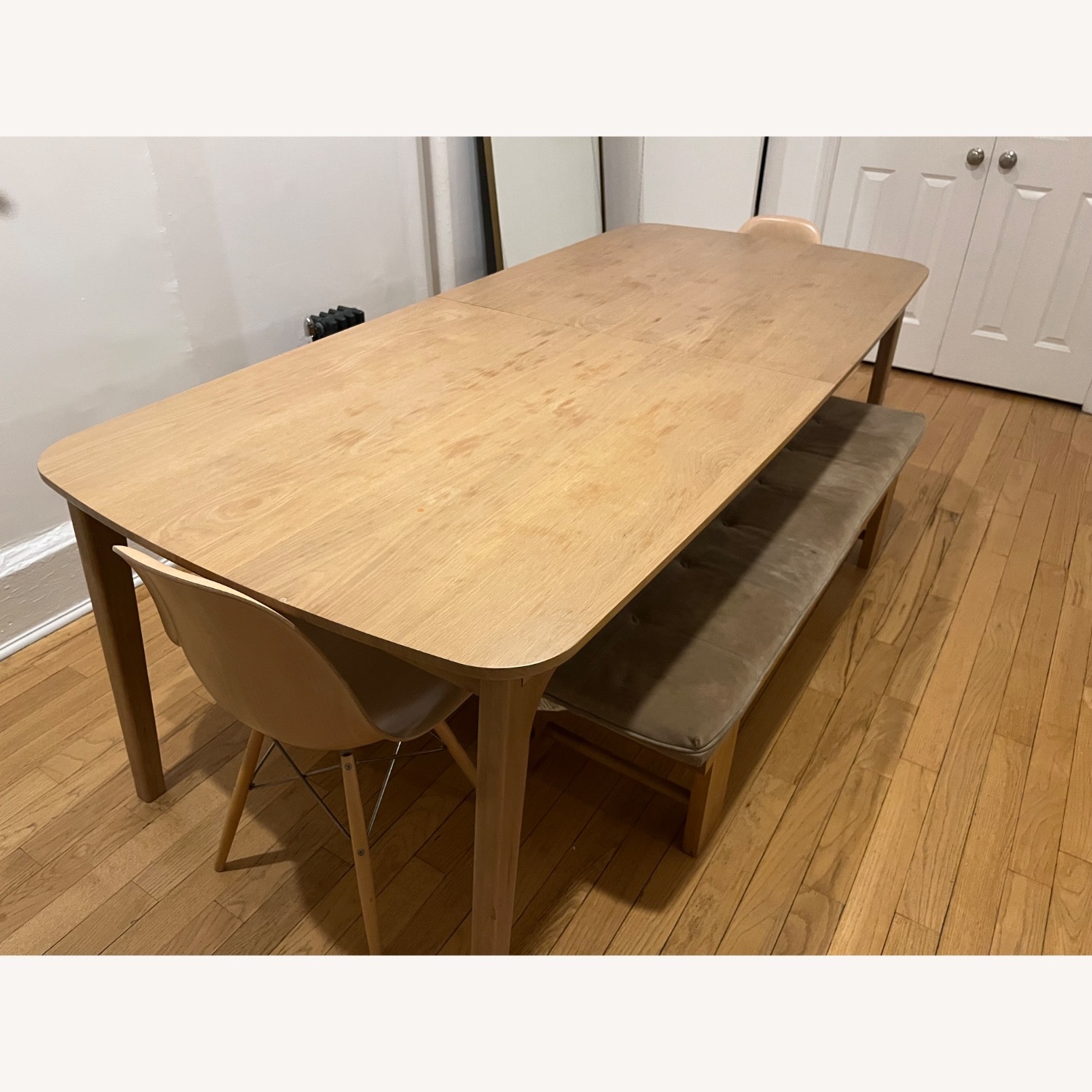 Article Extending Dining Table + 2 Benches - image-7
