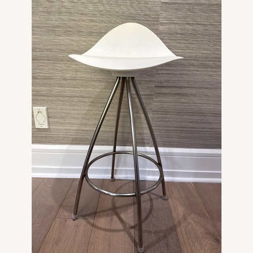 Used Design Within Reach Onda White Stool for sale on AptDeco