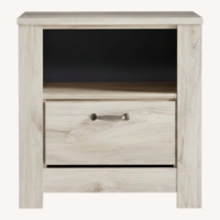 Ashley Furniture Nightstand with 1 Drawer