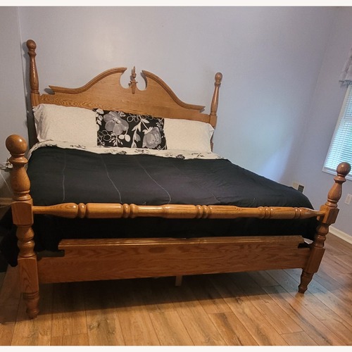 Used Amish Made Oak King Bed for sale on AptDeco