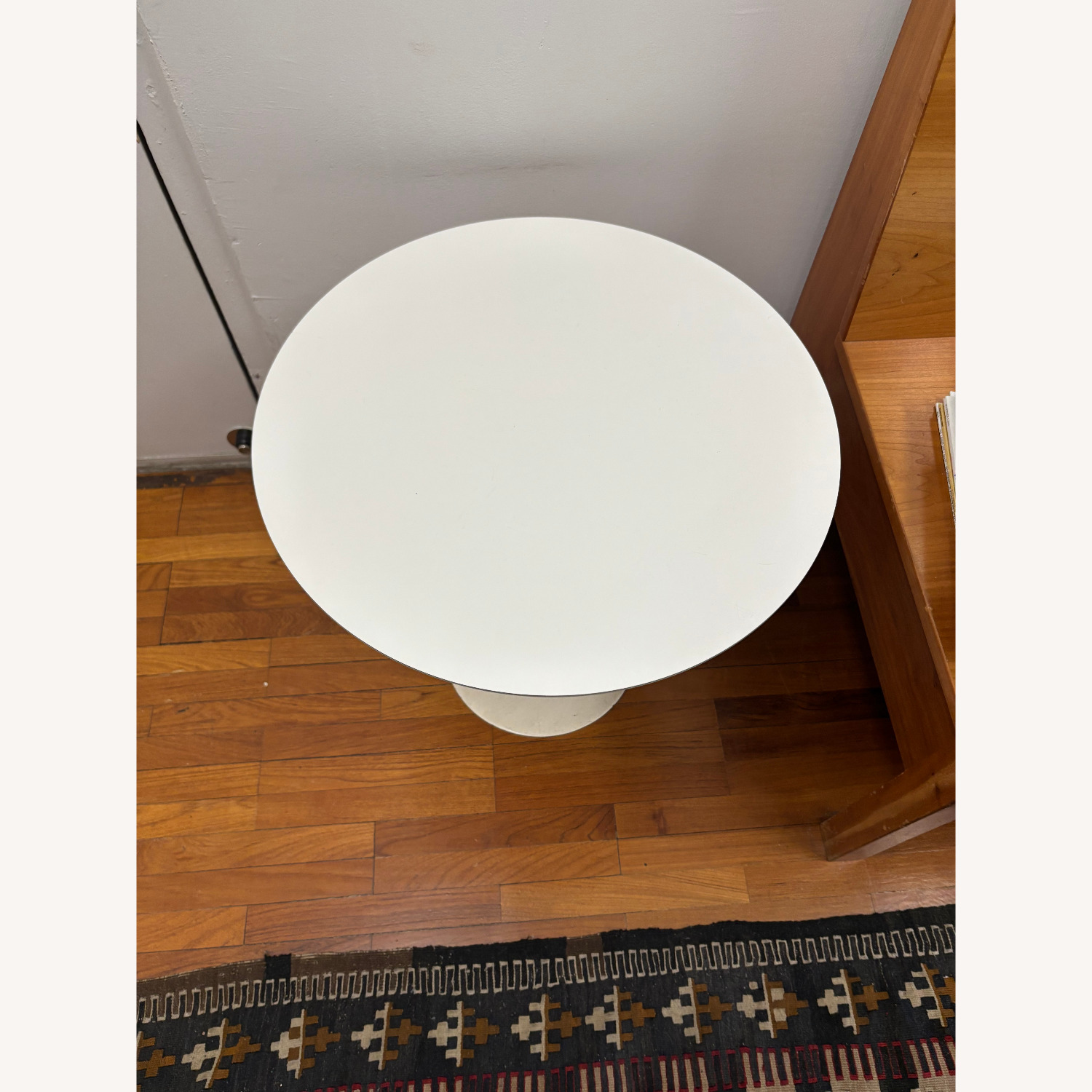 Knoll Saarinen White Side Tables Pair - image-4