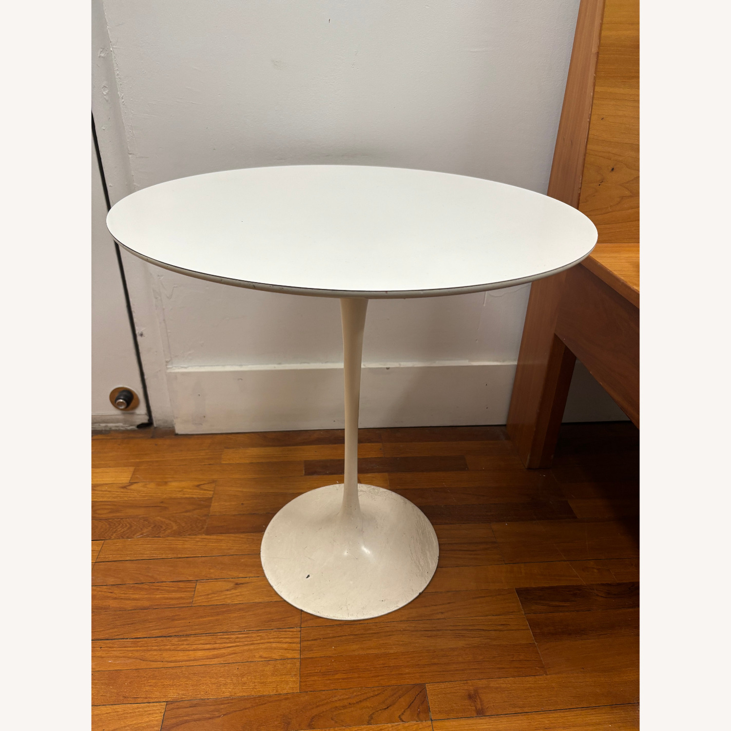 Knoll Saarinen White Side Tables Pair - image-2