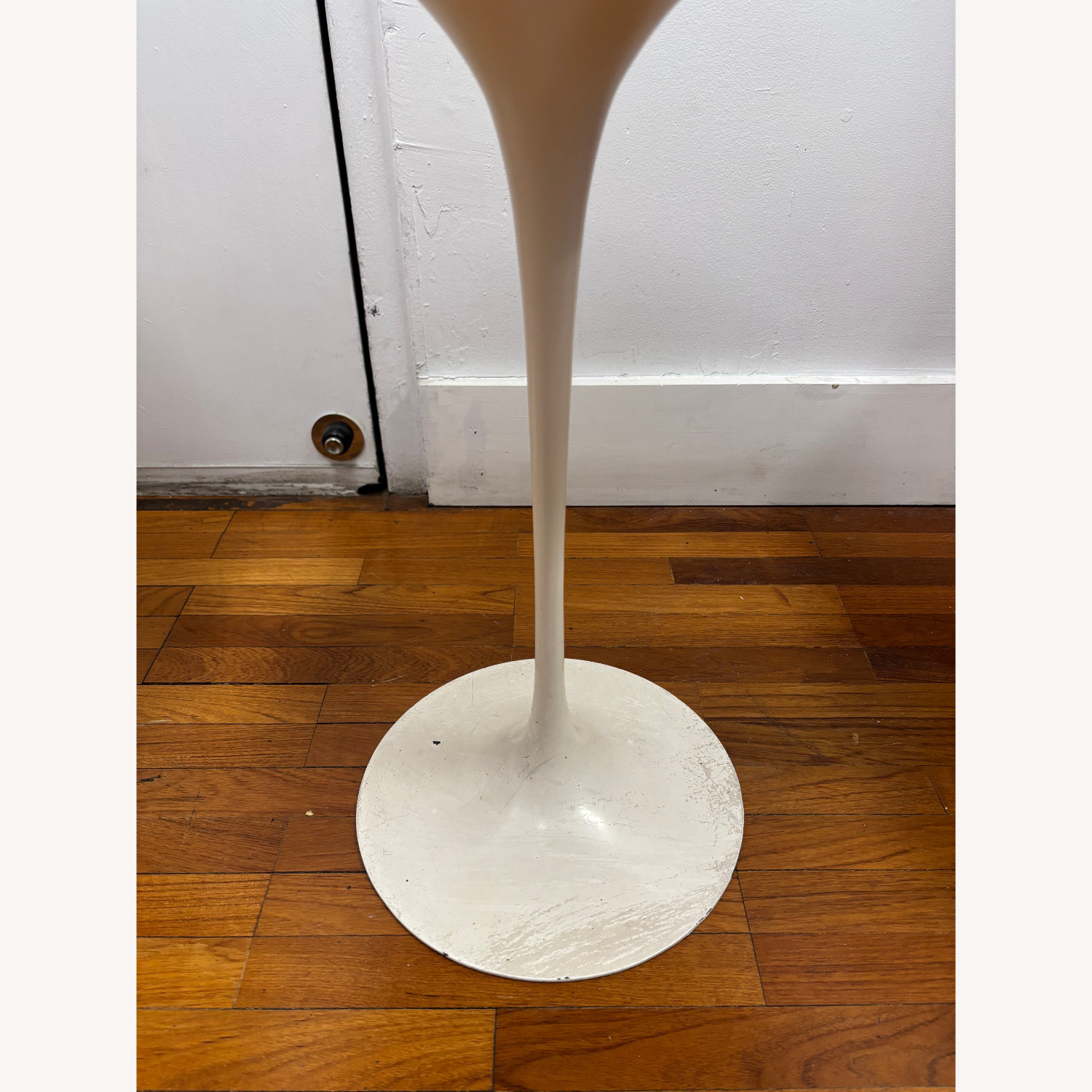 Knoll Saarinen White Side Tables Pair - image-3