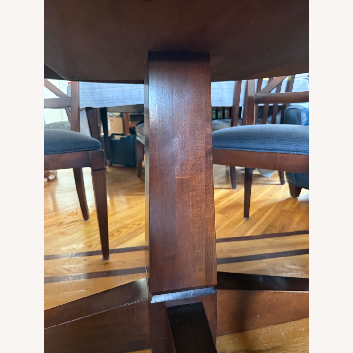 Ethan Allen British Classics Pedestal Dining Table - image-8
