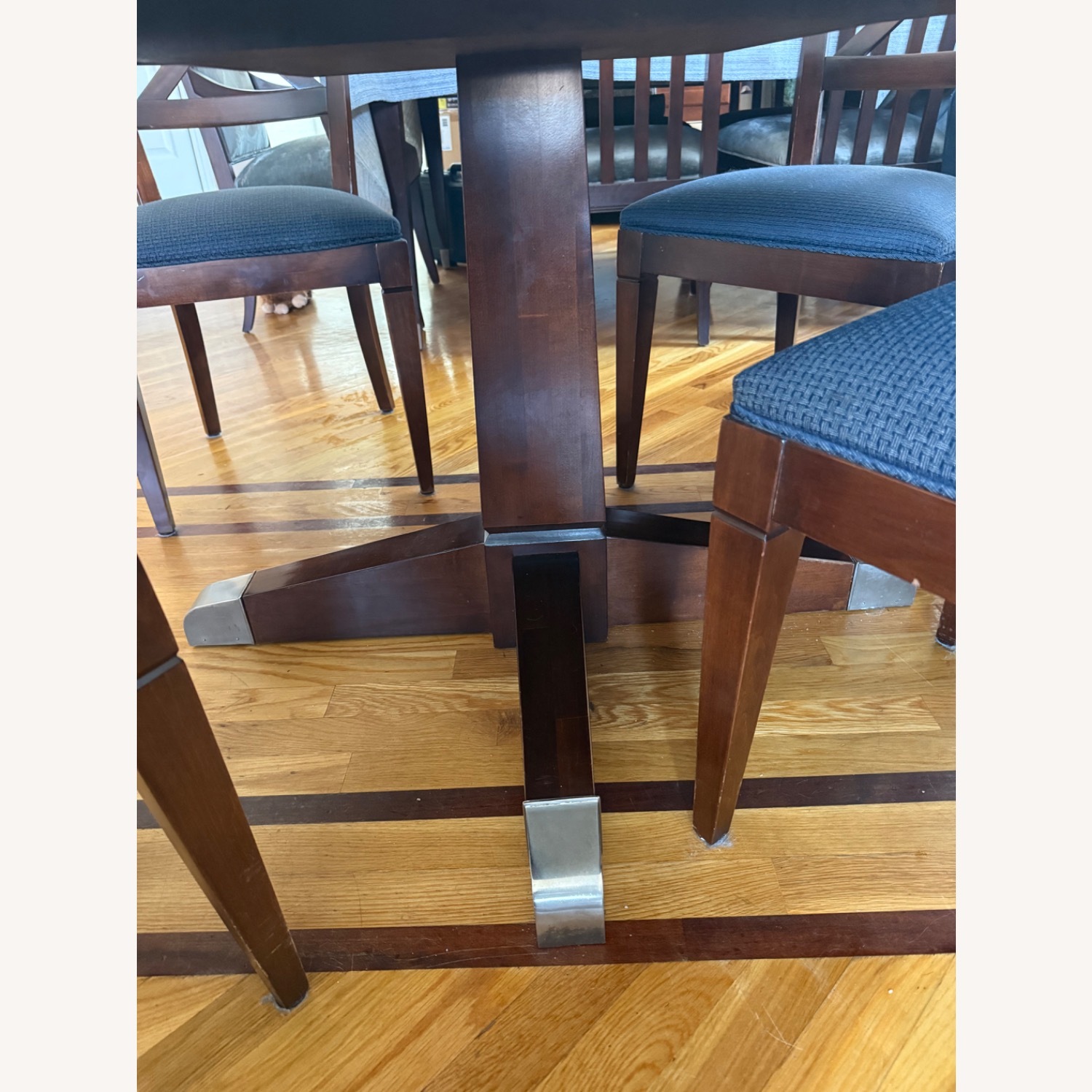 Ethan Allen British Classics Pedestal Dining Table - image-6