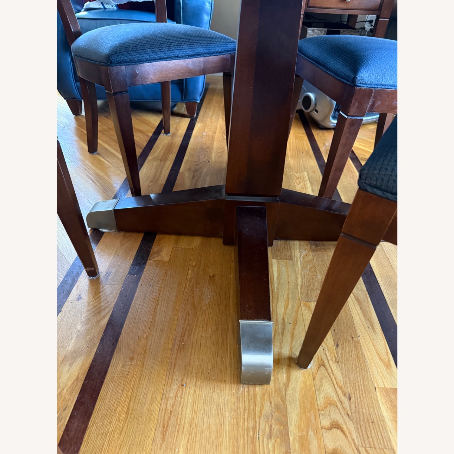 Ethan Allen British Classics Pedestal Dining Table - image-5