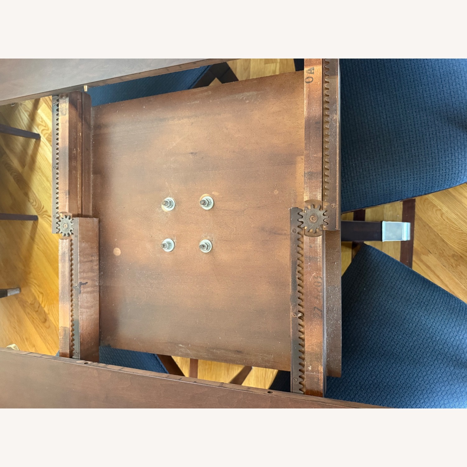 Ethan Allen British Classics Pedestal Dining Table - image-12