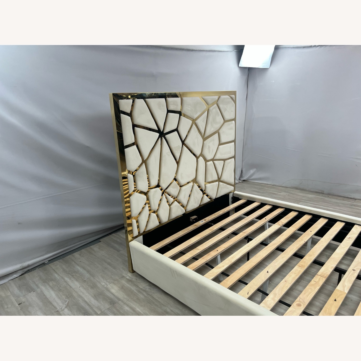 Mercer41 Upholstered Metal Platform Queen Bed - image-8