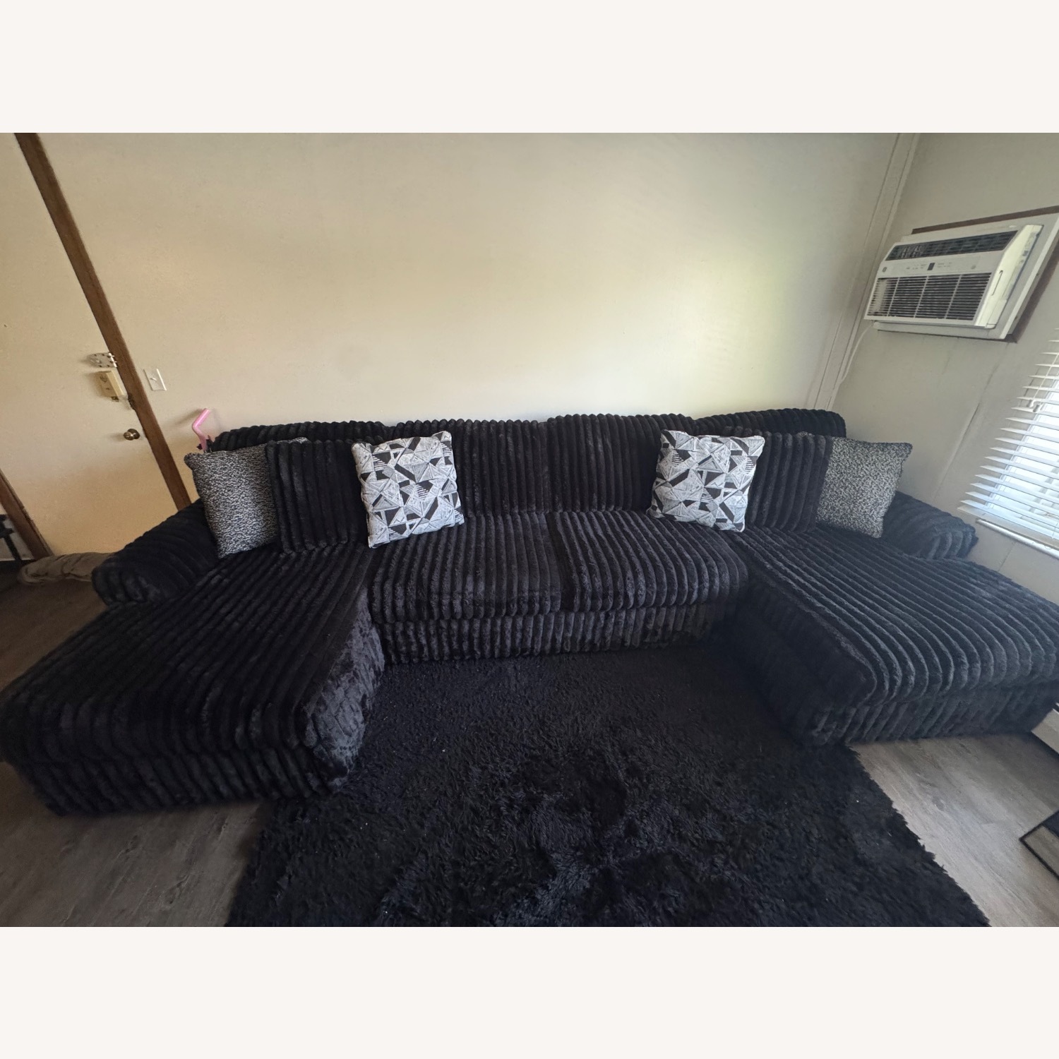 Vintage/Antique Finds Black 3+ Piece Sectional - image-2