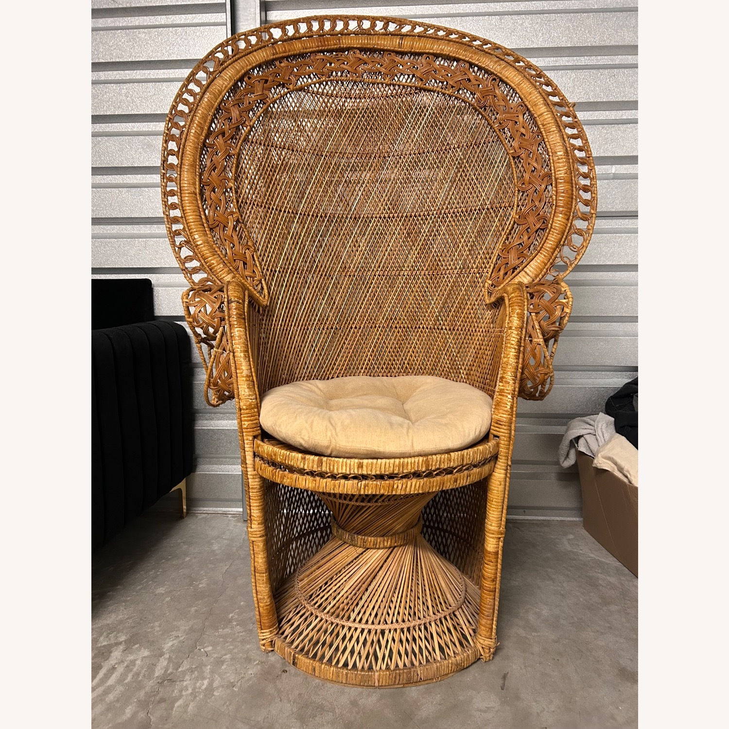 Vintage/Antique Ottoman - image-1