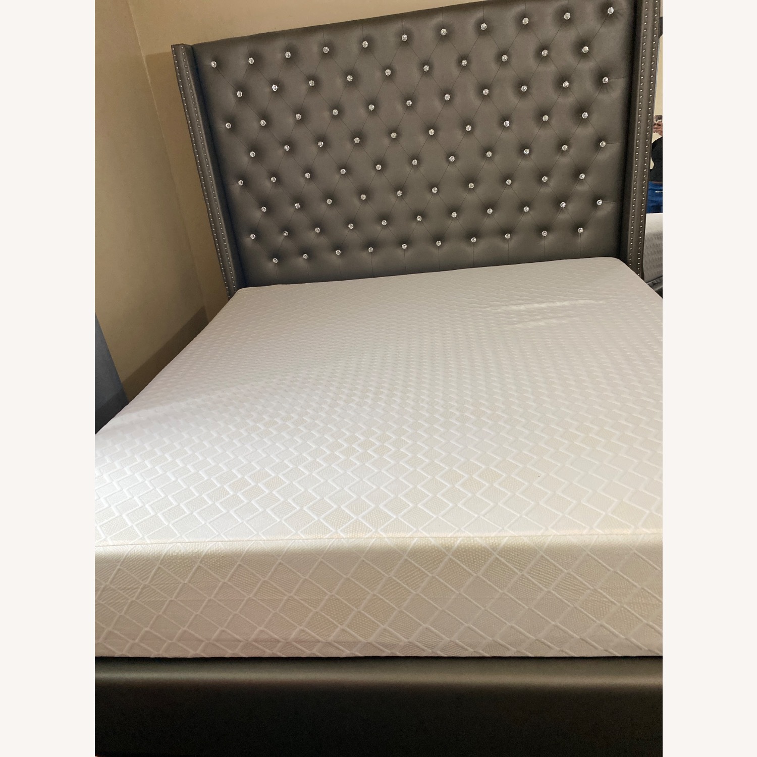 Ashley Furniture Franco Light Gray Leather King Bed - image-5