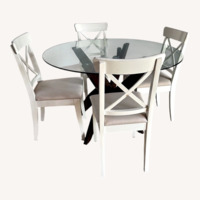 Scandivian Designs Dining Table, Sits 4