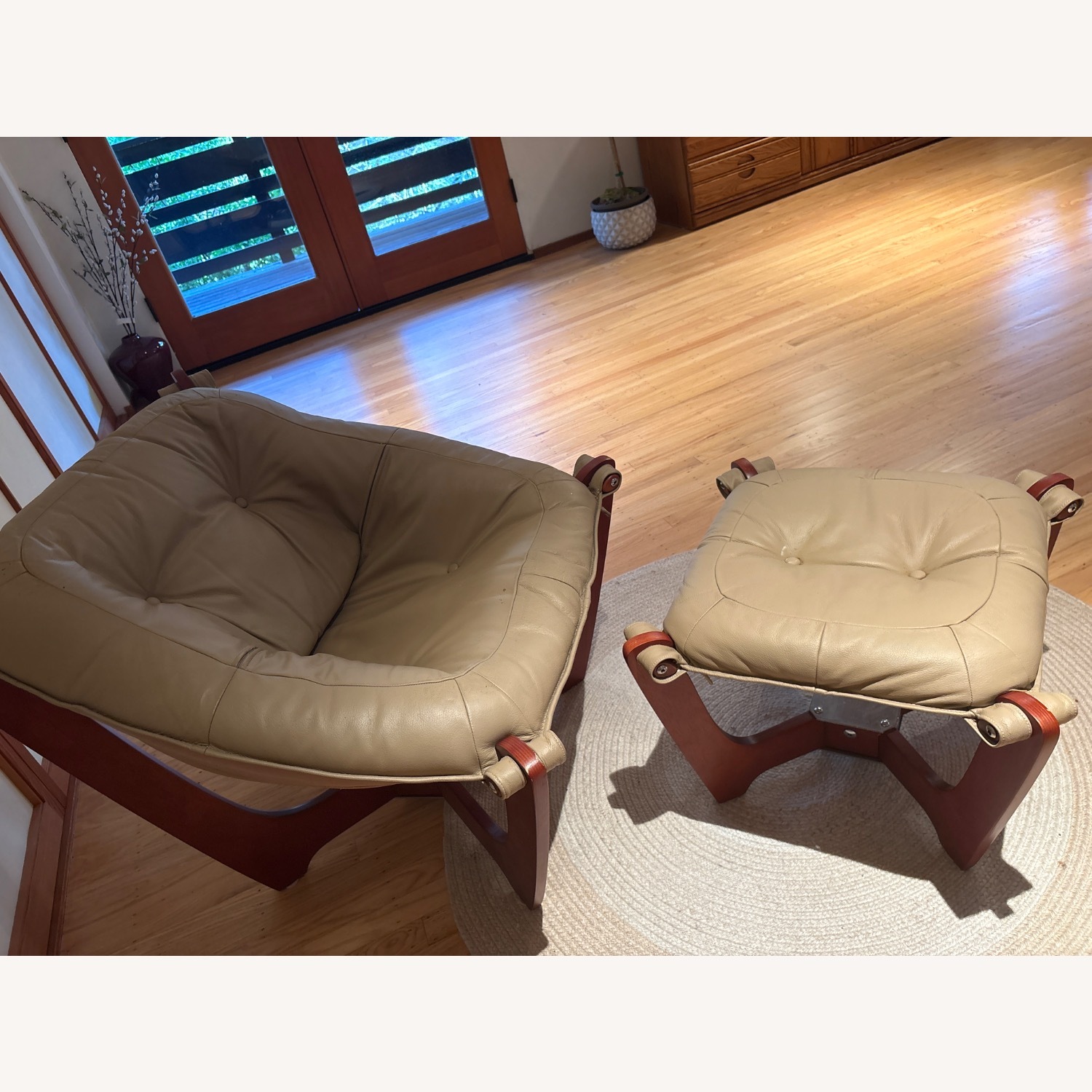 Scandinavian Designs Light Brown Recliner - image-5