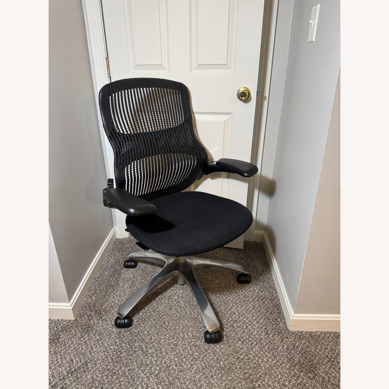 Herman Miller Generation Chair Black/Aluminum - image-2