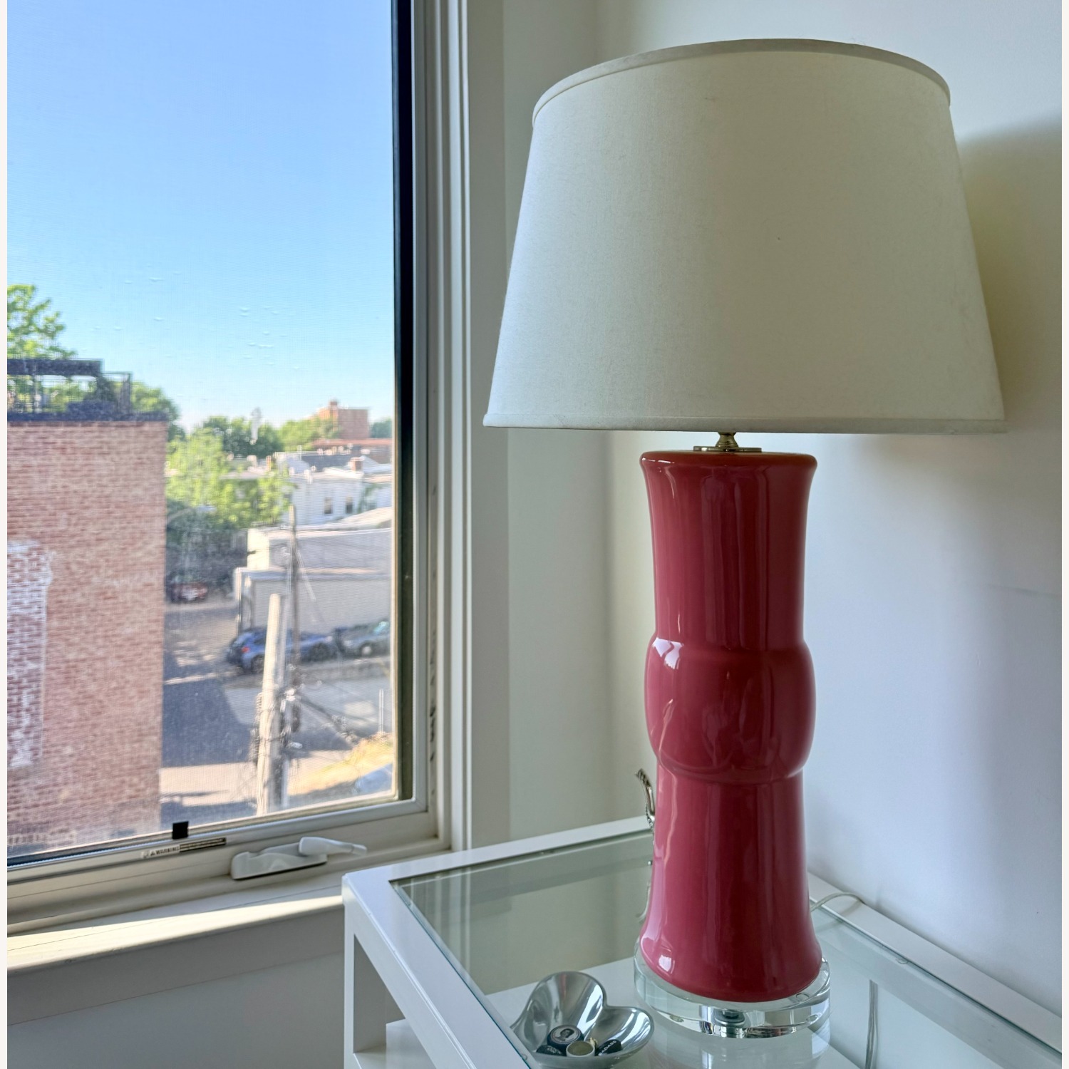 Ethan Allen Pink Glass Table Lamp Pair - image-5